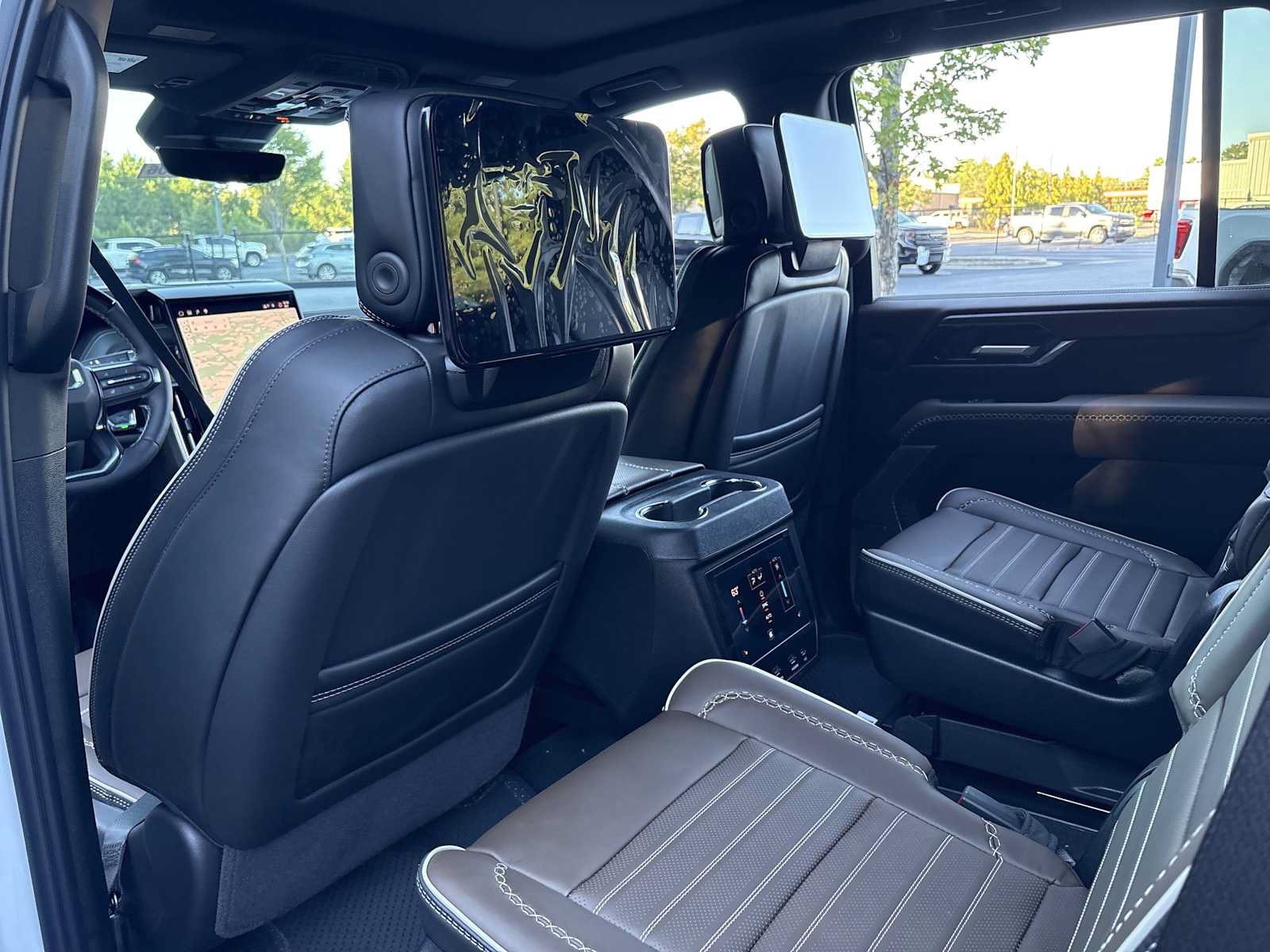 New 2027 GMC Yukon Denali Ultimate AWD/4WD image 16