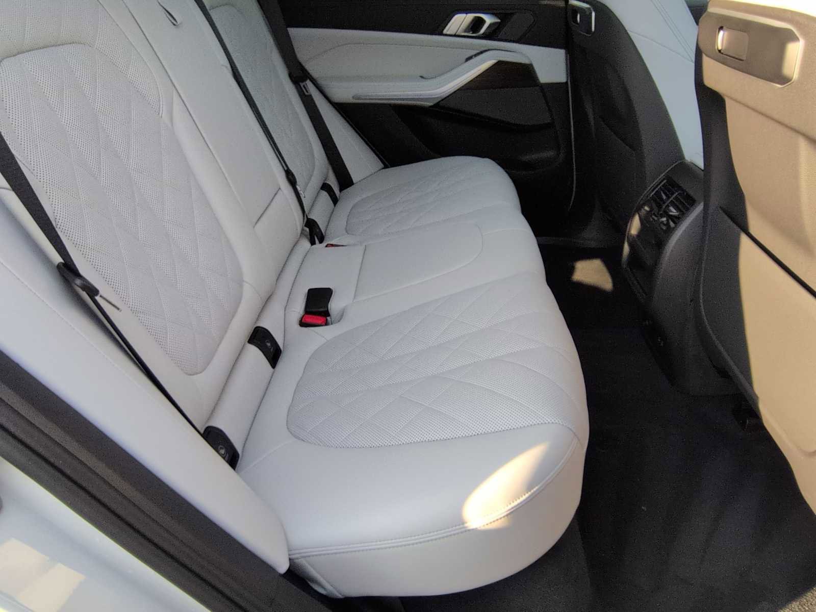 Certified 2024 BMW X5 xDrive40i w/ Premium Package image 22