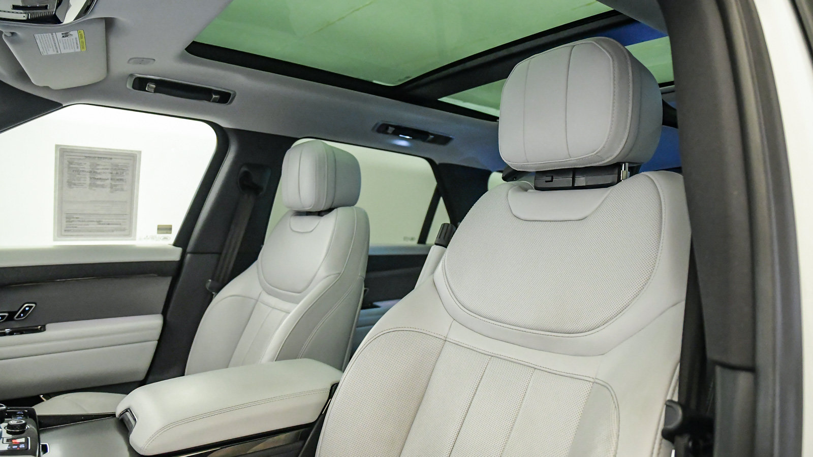 Used 2023 Land Rover Range Rover Sport SE AWD/4WD image 20