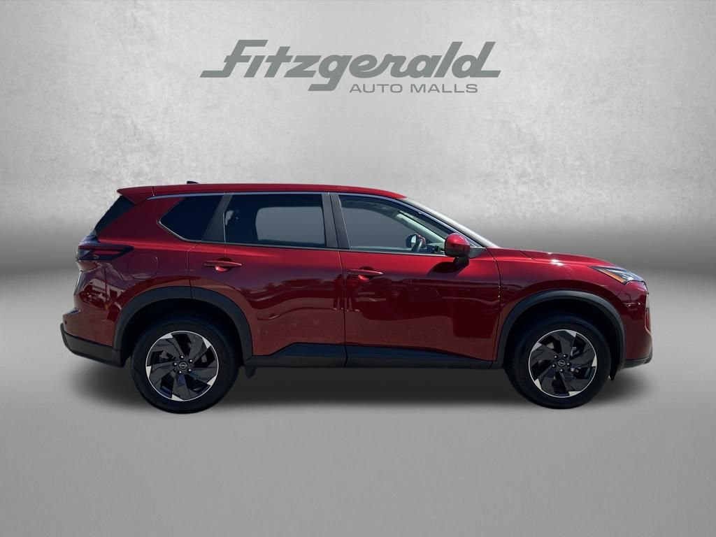 Used 2025 Nissan Rogue SV AWD/4WD image 4