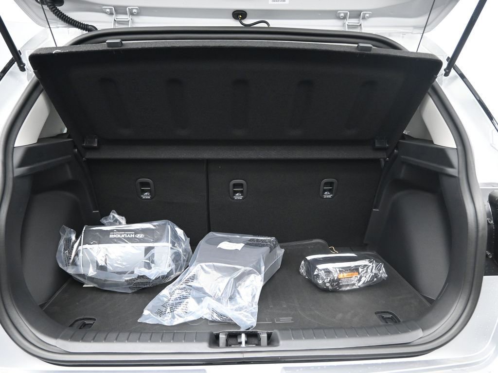 New 2026 Hyundai Venue SEL FWD image 28