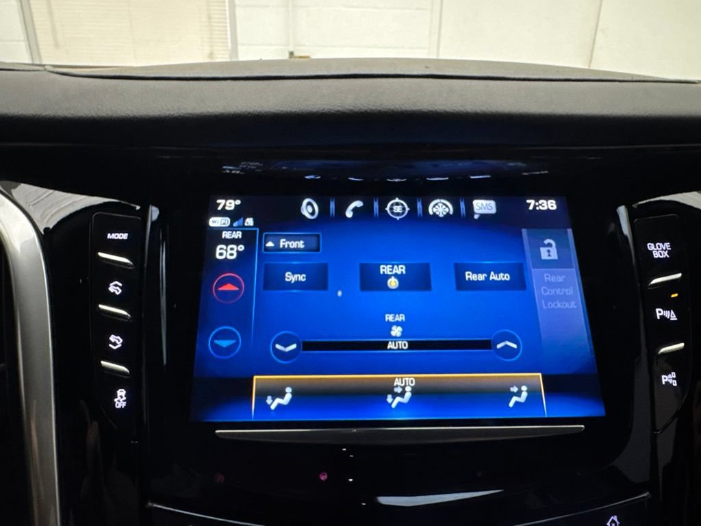 Used 2020 Cadillac Escalade ESV 4WD image 35