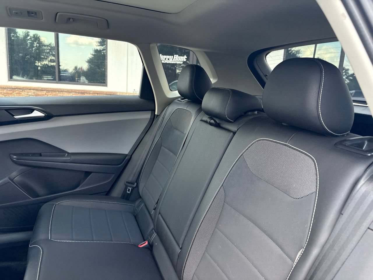 Used 2023 Volkswagen Taos SE w/ Panoramic Sunroof Package FWD image 6