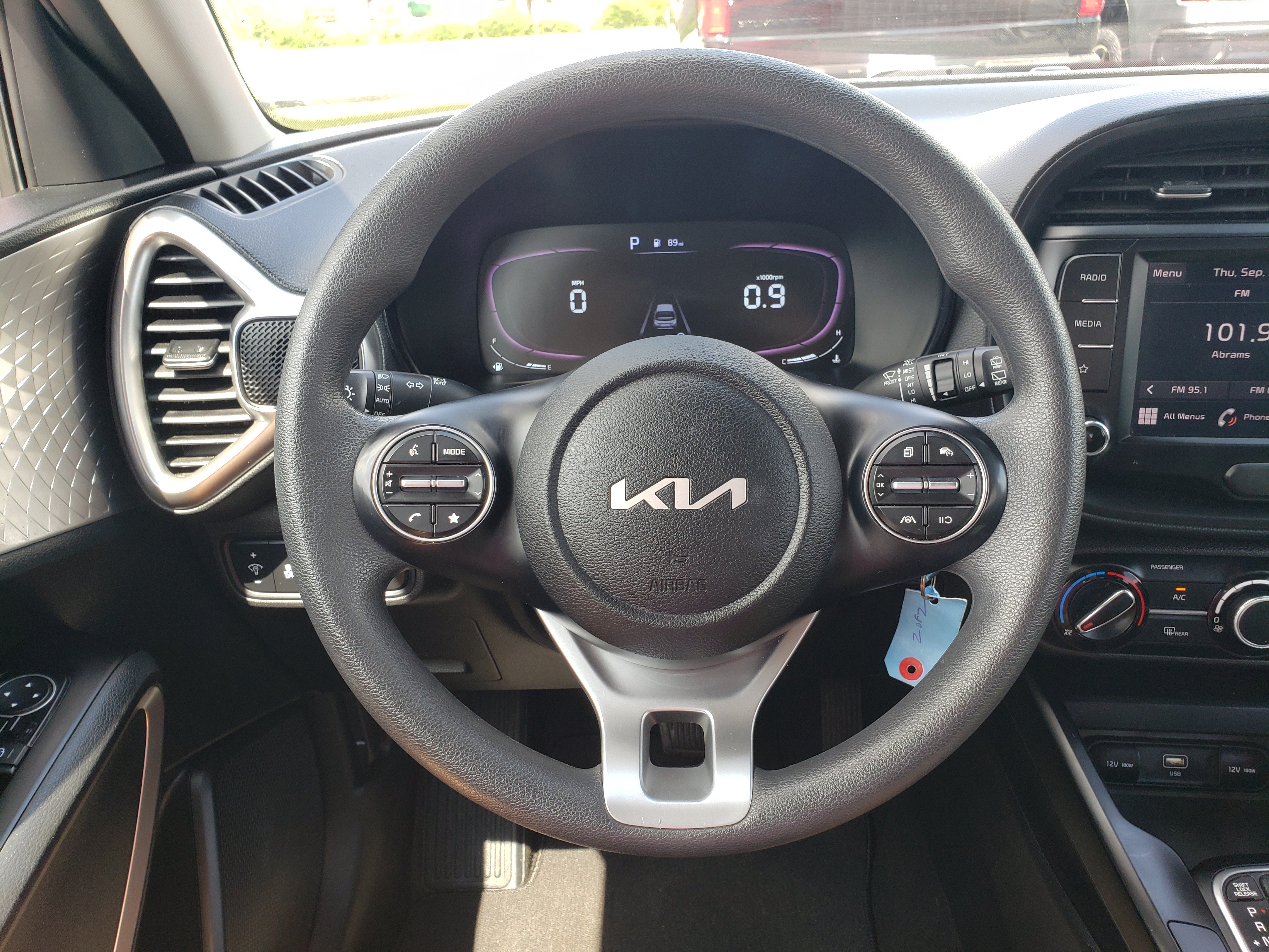 Used 2023 Kia Soul LX FWD image 15