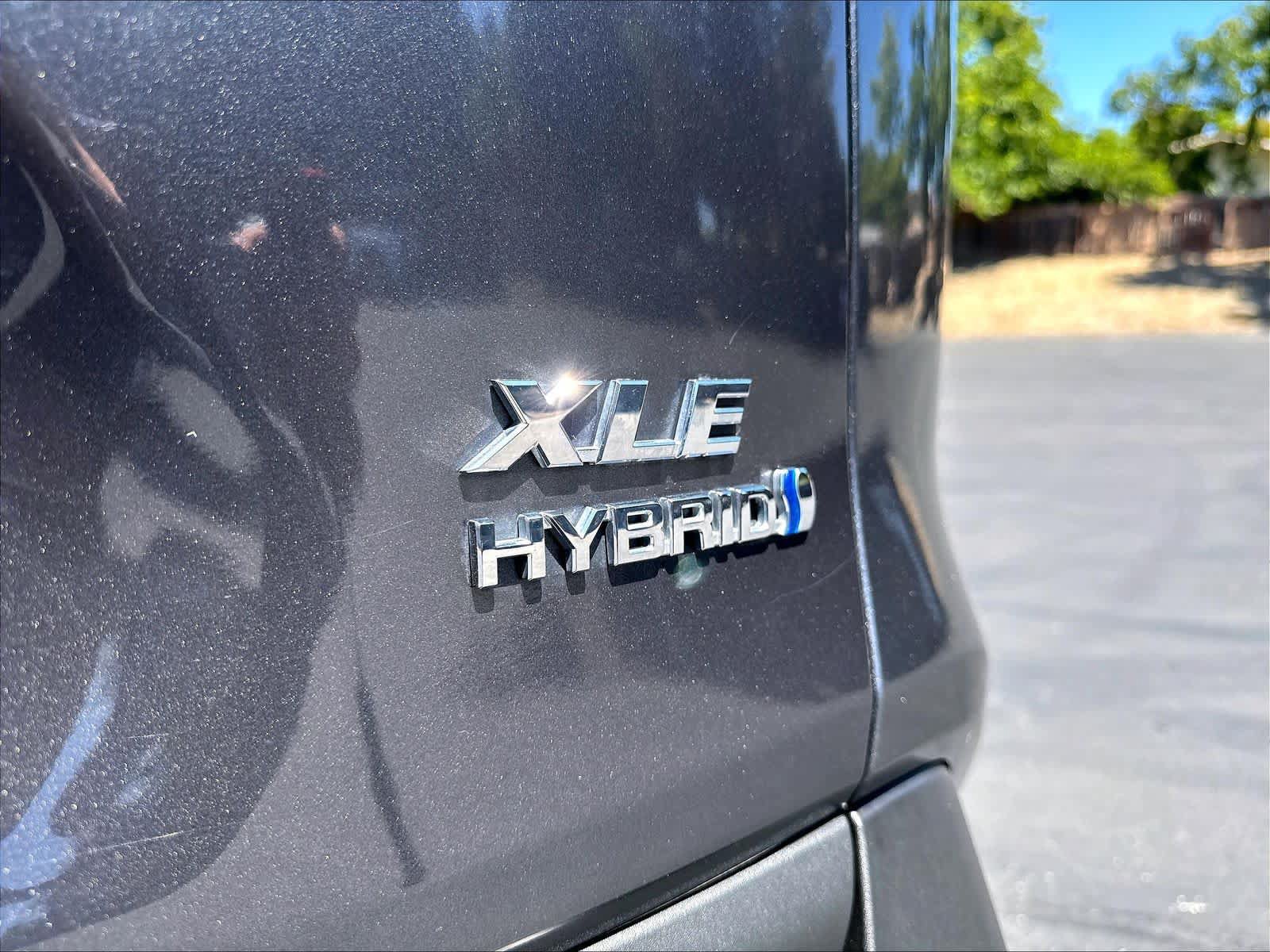 Used 2019 Toyota RAV4 XLE w/ Convenience Package AWD/4WD image 11