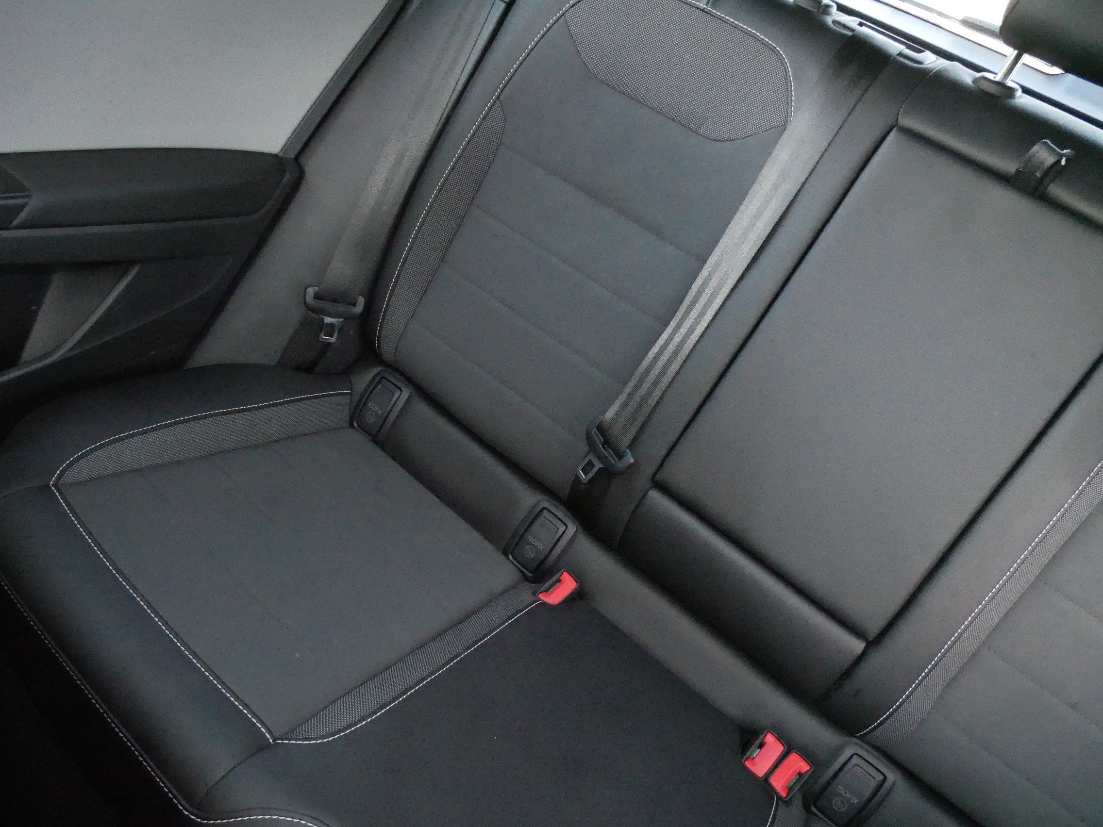 Certified 2023 Volkswagen Taos SE w/ Panoramic Sunroof Package image 12