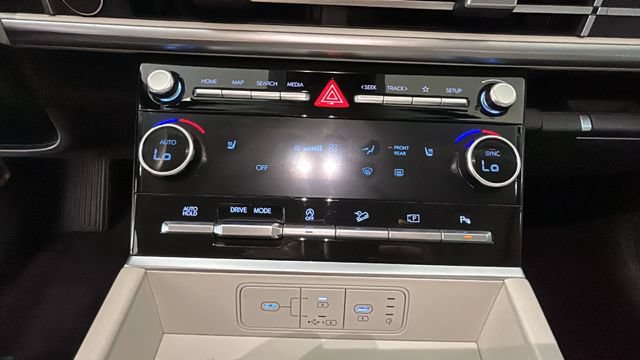 Used 2024 Hyundai Santa Fe SEL FWD image 22