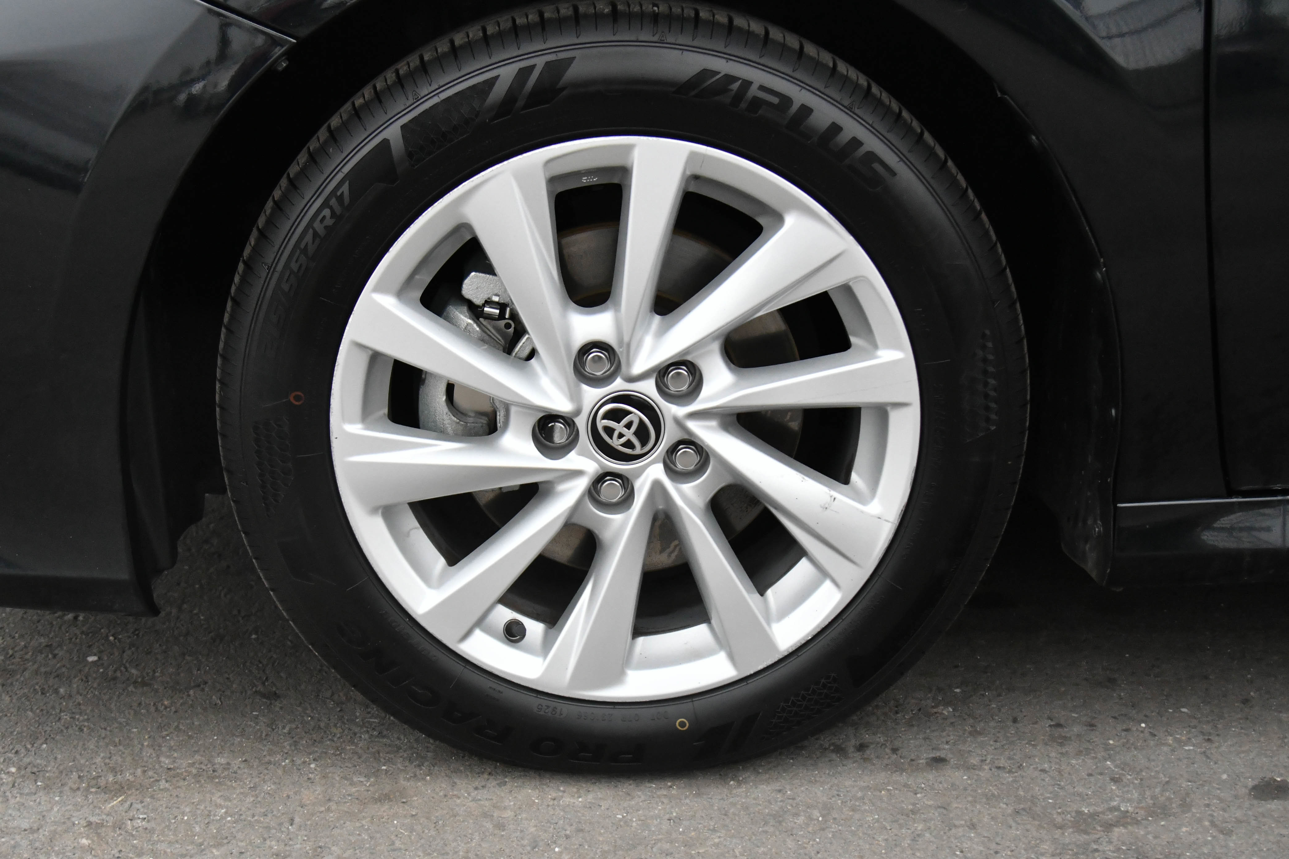 Used 2024 Toyota Camry LE image 12