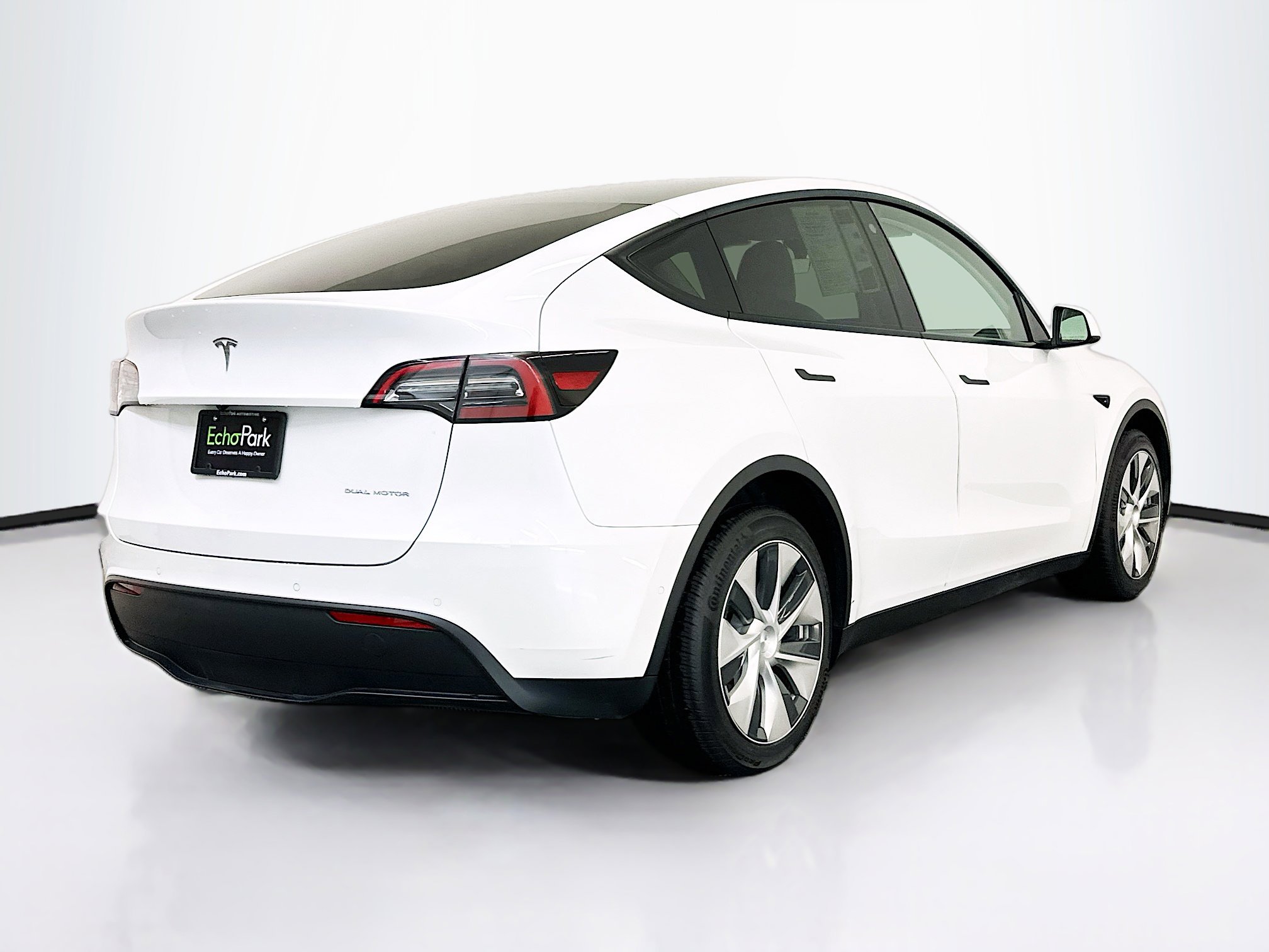 Used 2022 Tesla Model Y Long Range image 9