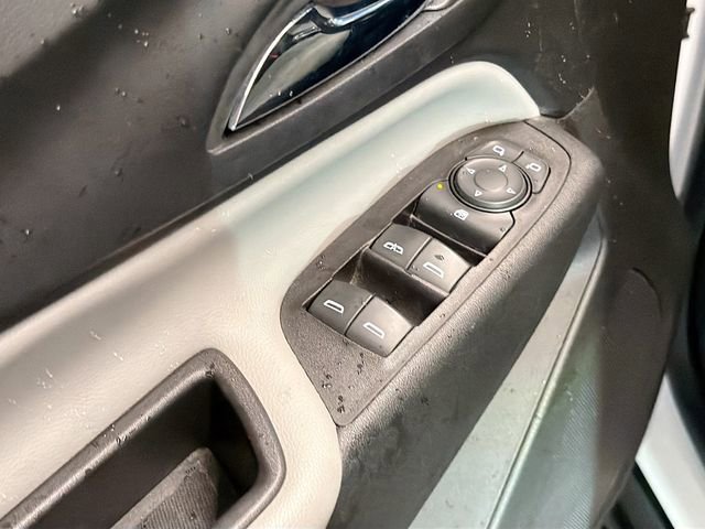 Used 2019 Chevrolet Equinox LS image 17