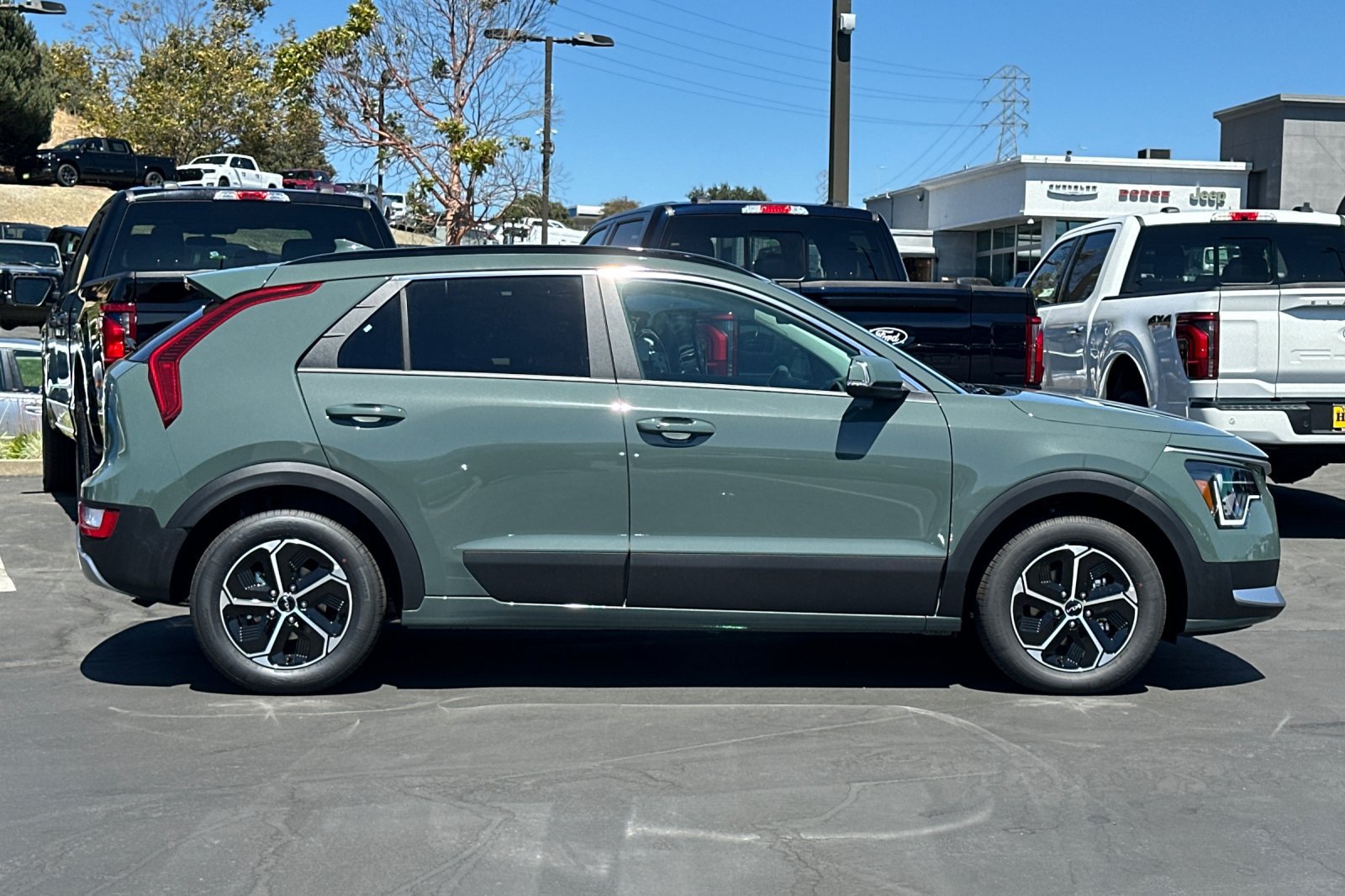 New 2026 Kia Niro EX FWD image 3