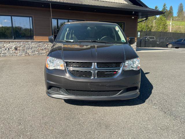 Used 2019 Dodge Grand Caravan SE w/ UConnect Hands-Free Group FWD image 11