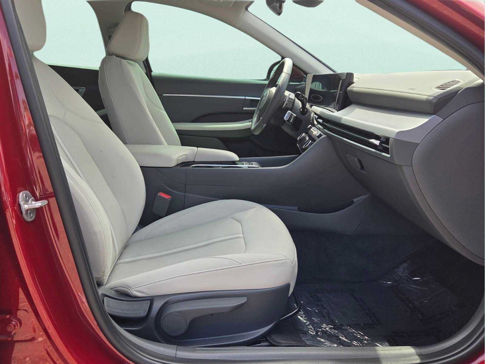 Used 2024 Hyundai Sonata SEL w/ Convenience Package FWD image 12