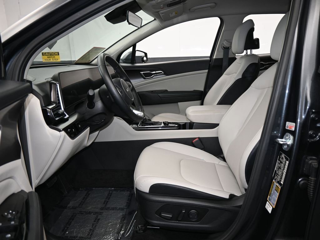 Used 2023 Kia Sportage EX image 11