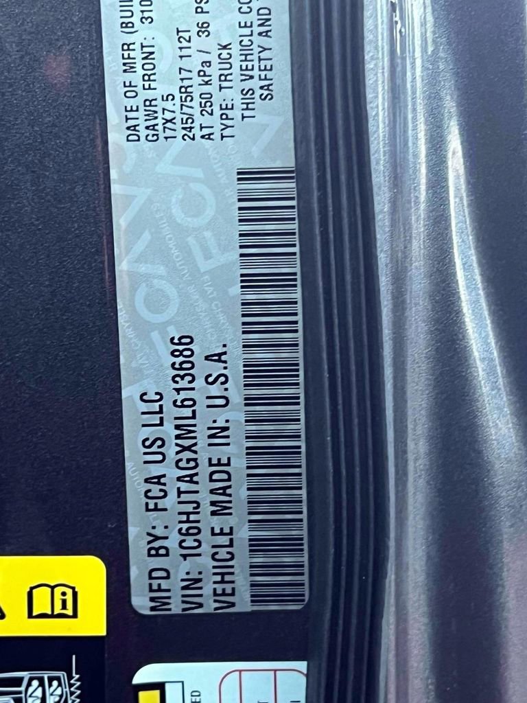 Certified 2021 Jeep Gladiator Willys image 16