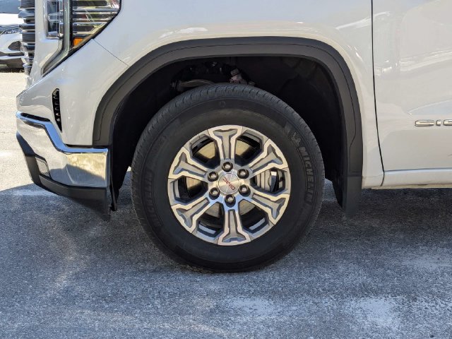 Used 2025 GMC Sierra 1500 SLT RWD image 9