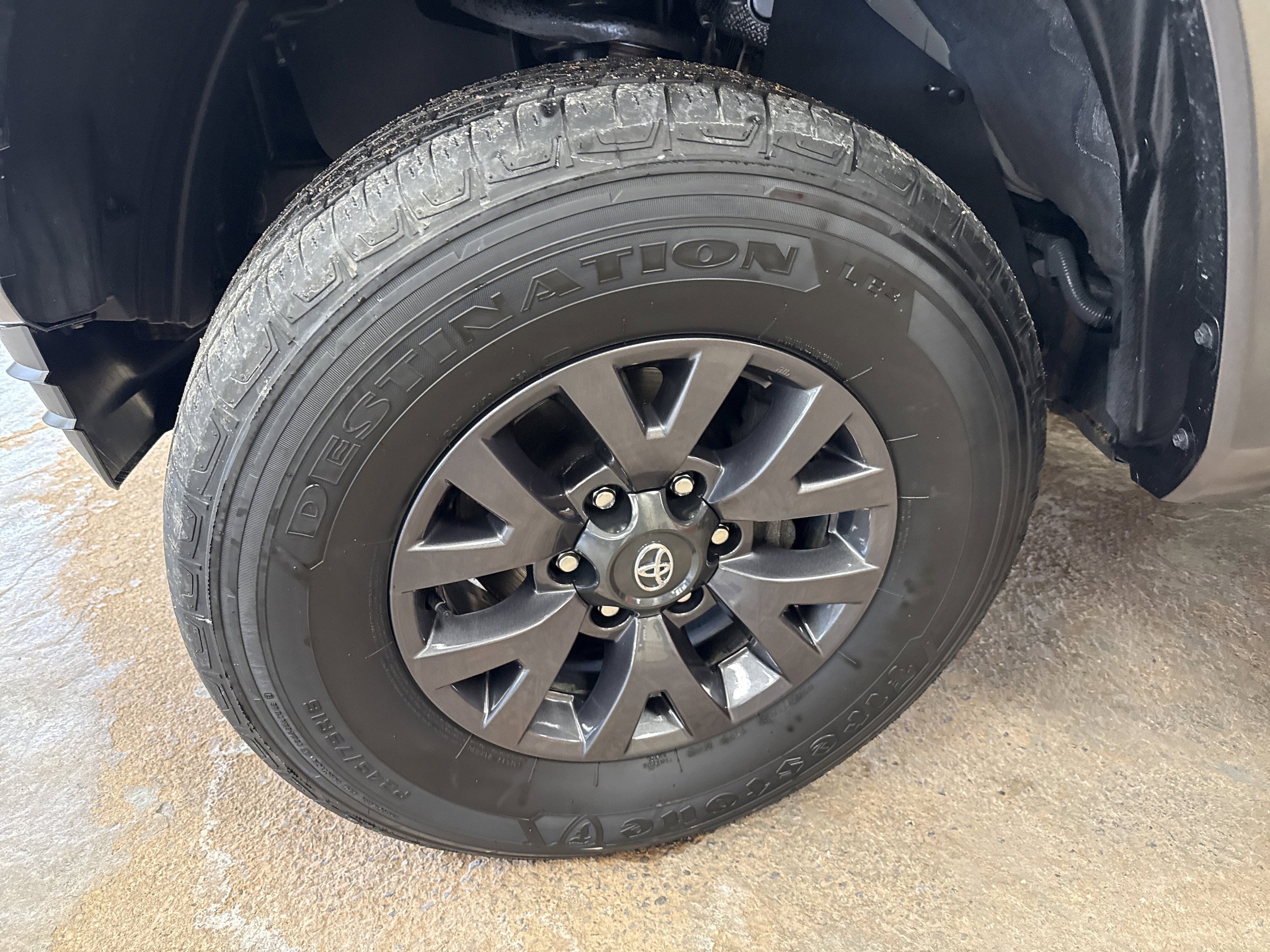 Used 2023 Toyota Tacoma SR5 AWD/4WD image 4