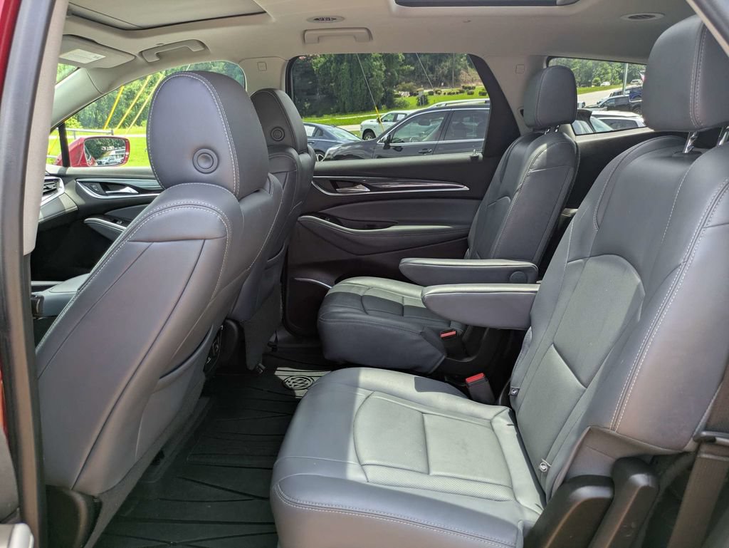 Used 2019 Buick Enclave Essence FWD image 16