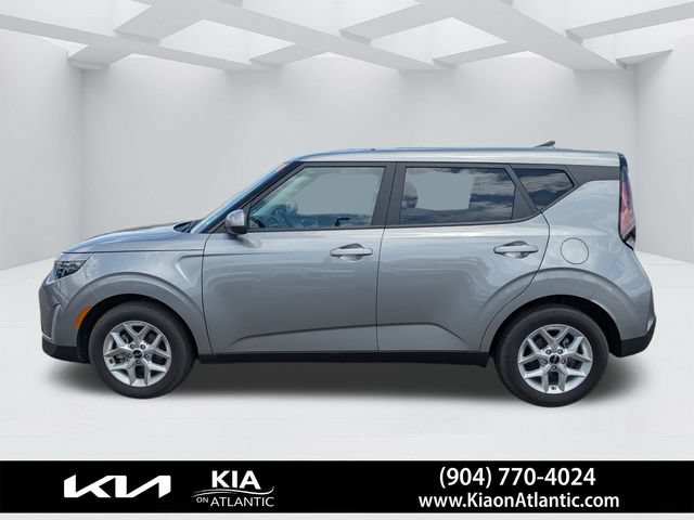 Used 2025 Kia Soul LX w/ LX Technology Package FWD image 6