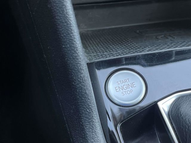 Used 2023 Volkswagen Taos SE w/ Panoramic Sunroof Package image 33