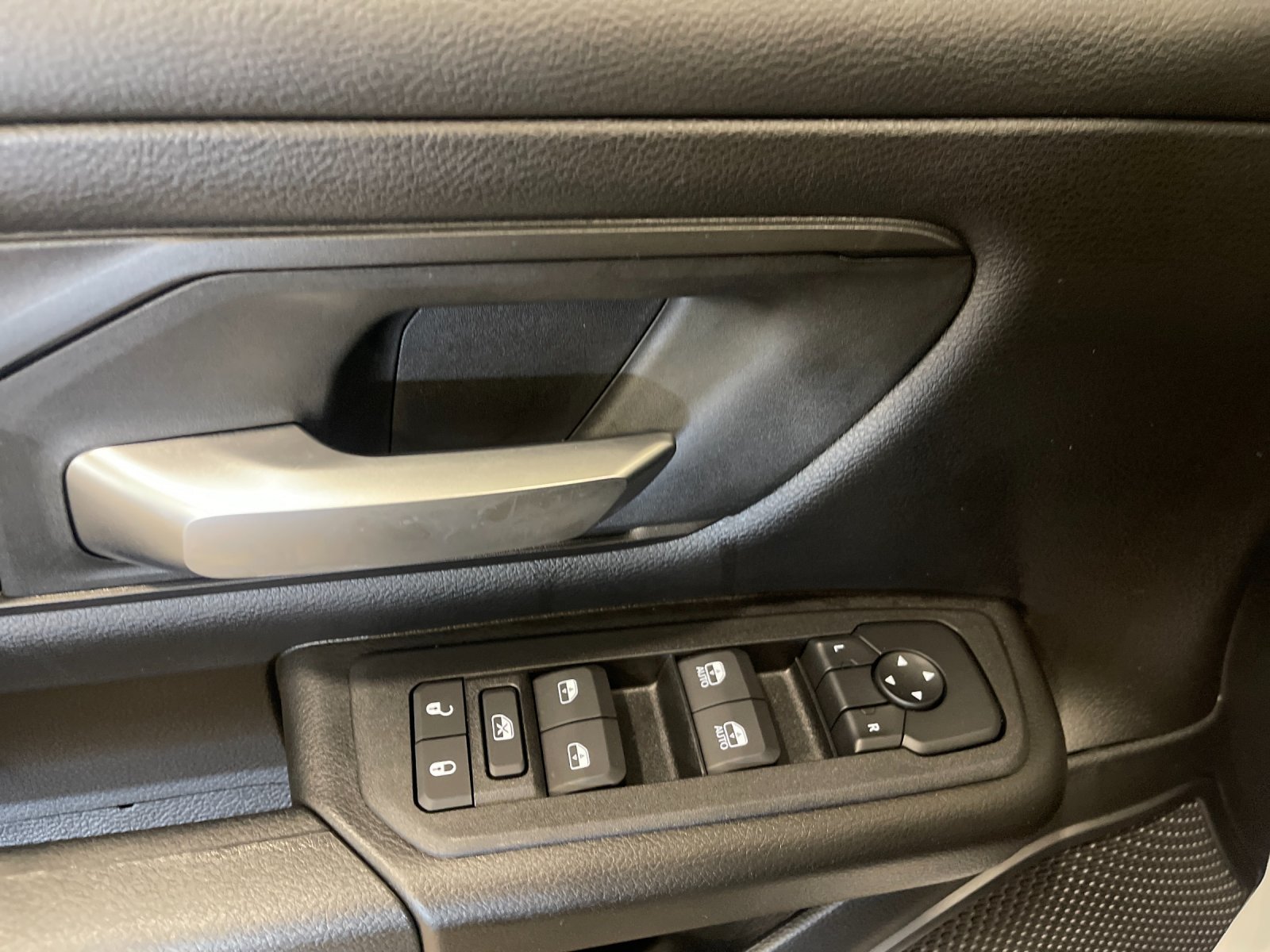 New 2026 RAM 1500 Express AWD/4WD image 13