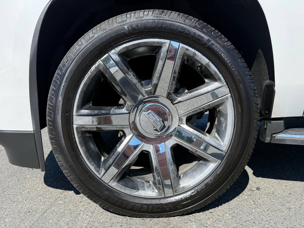 Used 2016 Cadillac Escalade Luxury AWD/4WD image 9