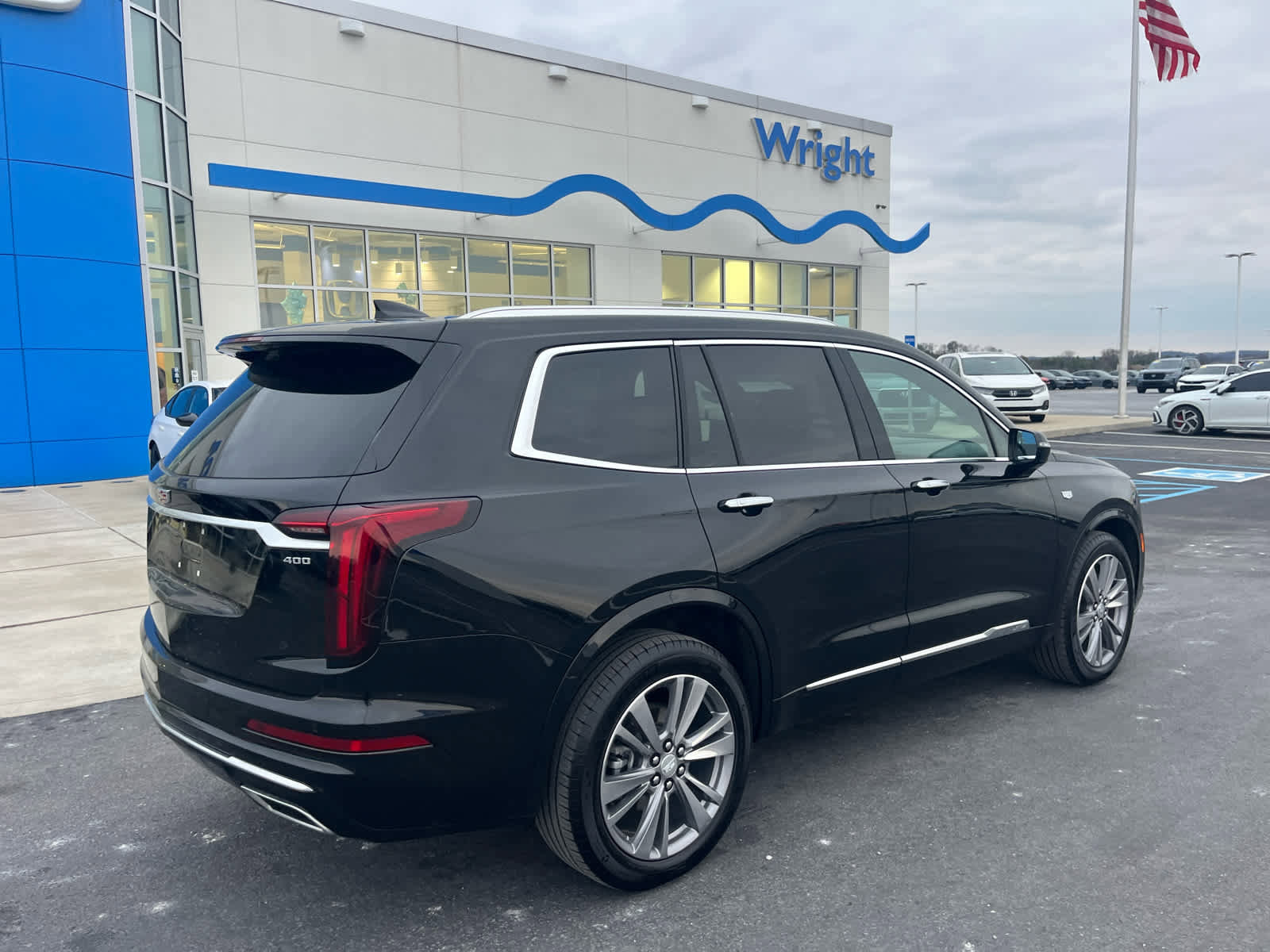 Used 2025 Cadillac XT6 Premium Luxury image 12