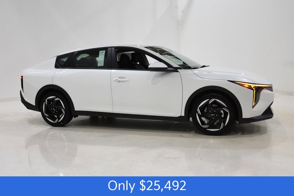 New 2026 Kia K4 EX image 3