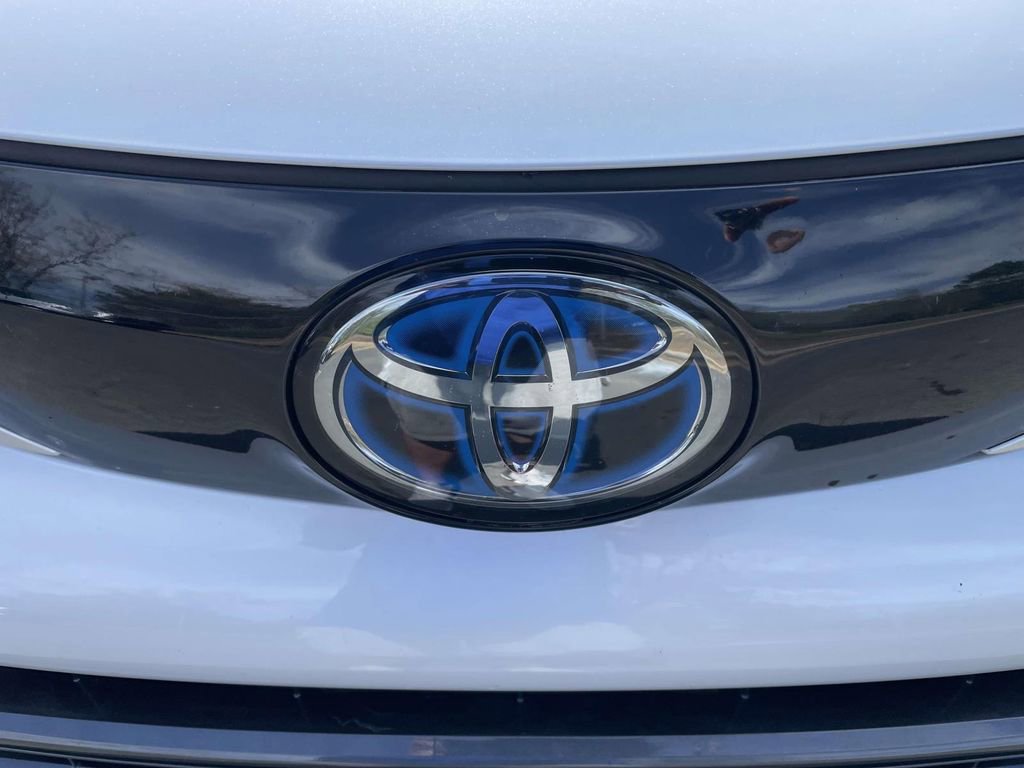 Used 2023 Toyota Sienna Limited image 21