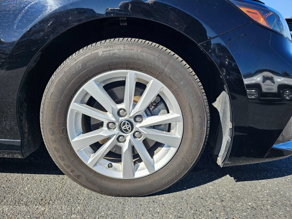 Used 2025 Toyota Camry LE FWD image 9