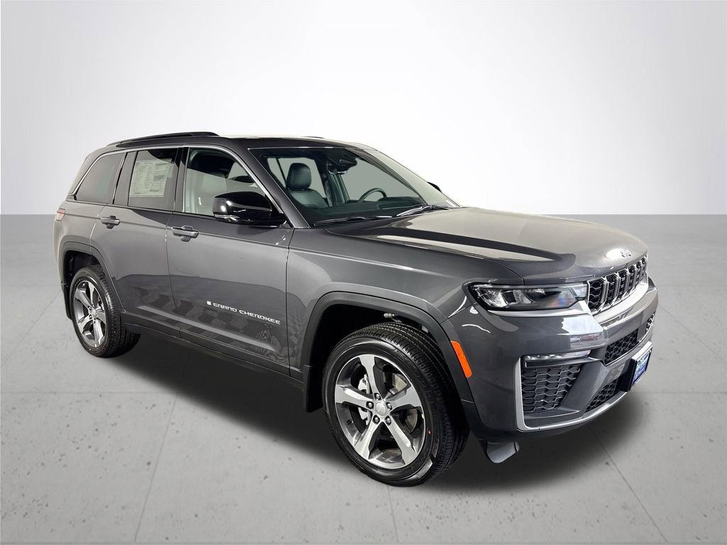 New 2026 Jeep Grand Cherokee Limited w/ Trailer Tow Package AWD/4WD image 4