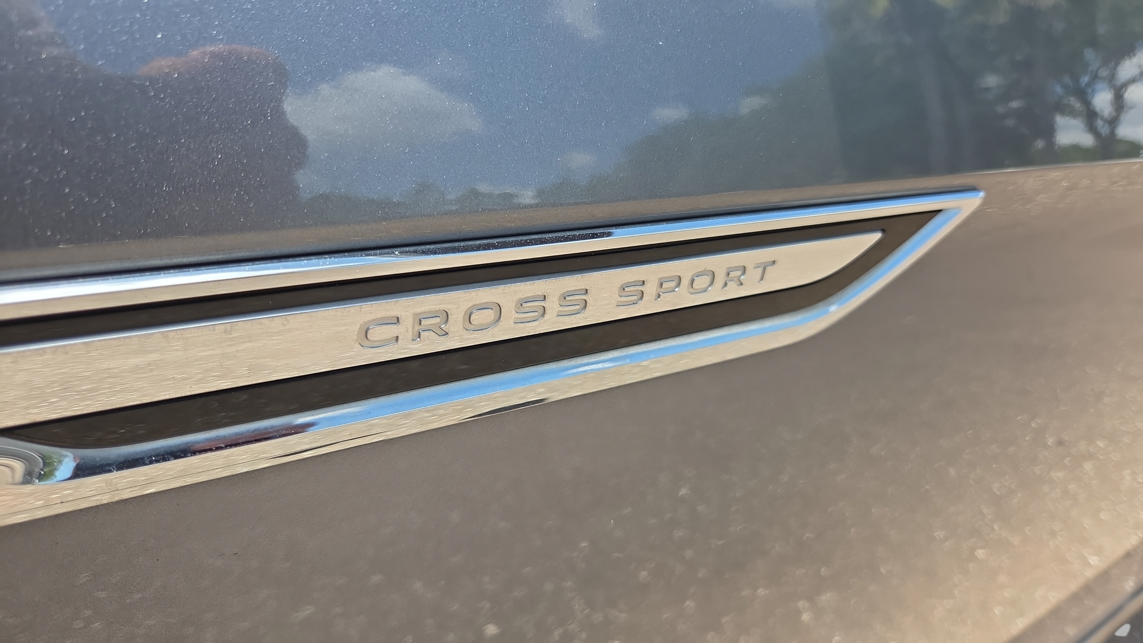 Used 2021 Volkswagen Atlas Cross Sport SE w/ Panoramic Sunroof Package FWD image 31