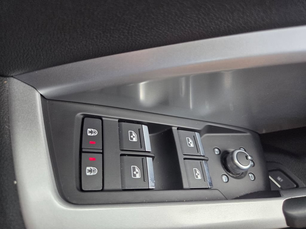 Used 2023 Audi Q3 2.0T Premium AWD/4WD image 19