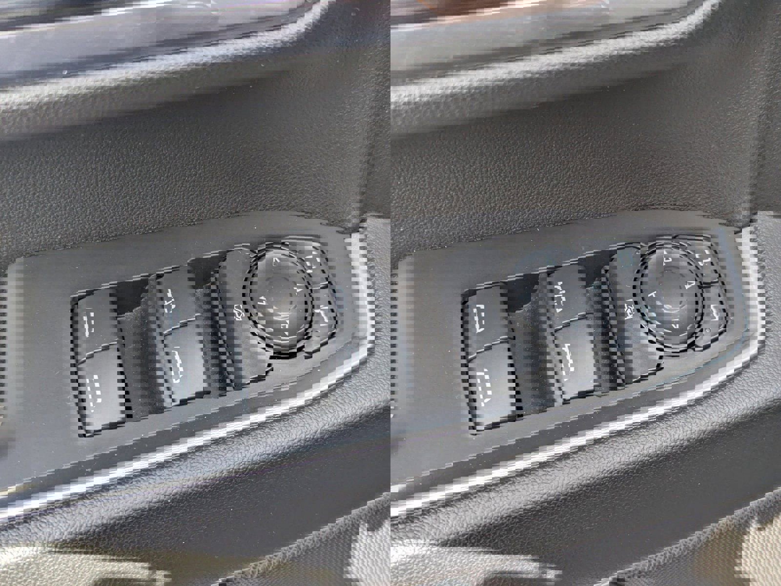 Used 2025 GMC Sierra 2500 SLE image 25