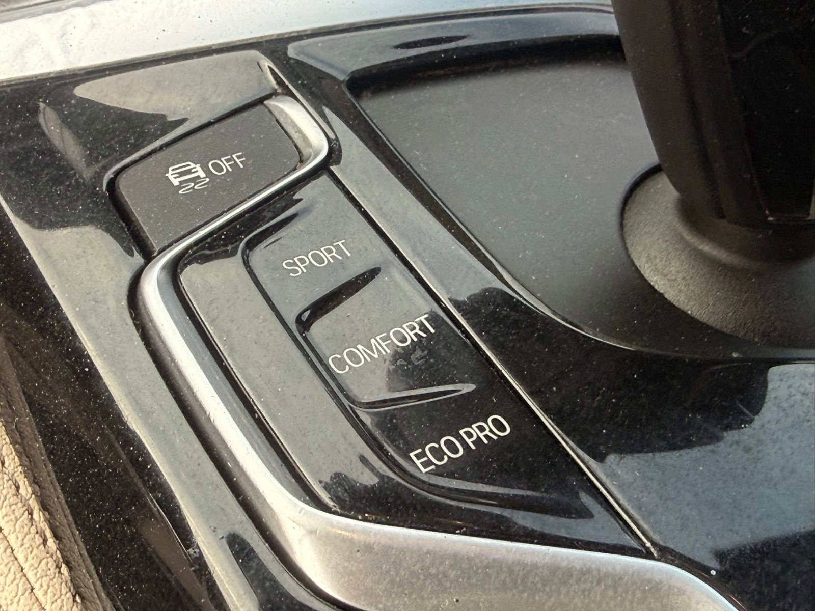 Used 2018 BMW 530i xDrive AWD/4WD image 26