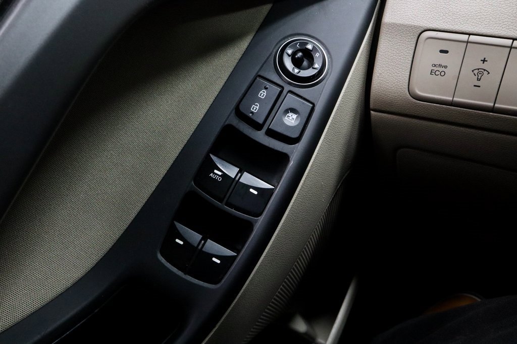 Used 2016 Hyundai Elantra SE w/ Option Group 02 image 26