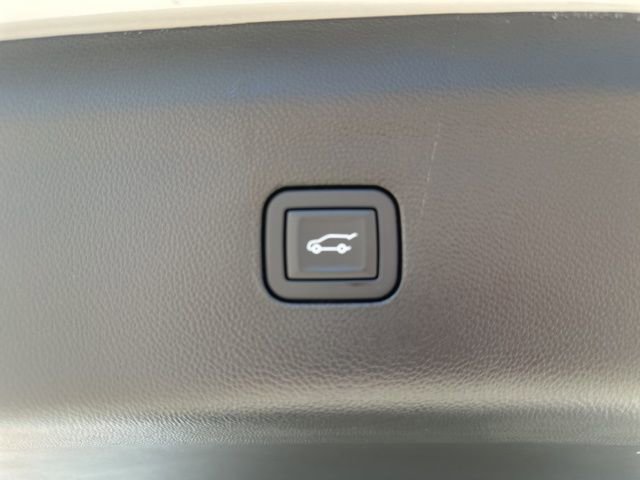 Used 2024 Buick Enclave Avenir w/ Avenir Technology Package image 34