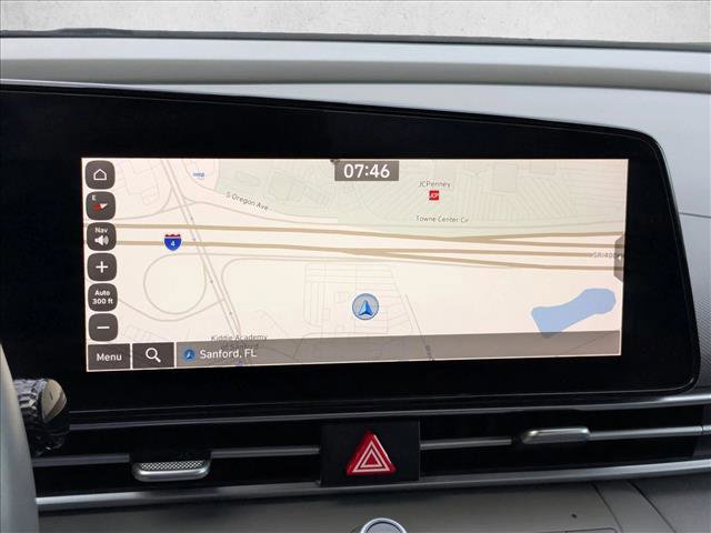 Used 2023 Hyundai Elantra SEL w/ Convenience Package image 9