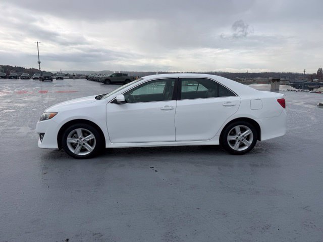 Used 2014 Toyota Camry SE FWD image 6