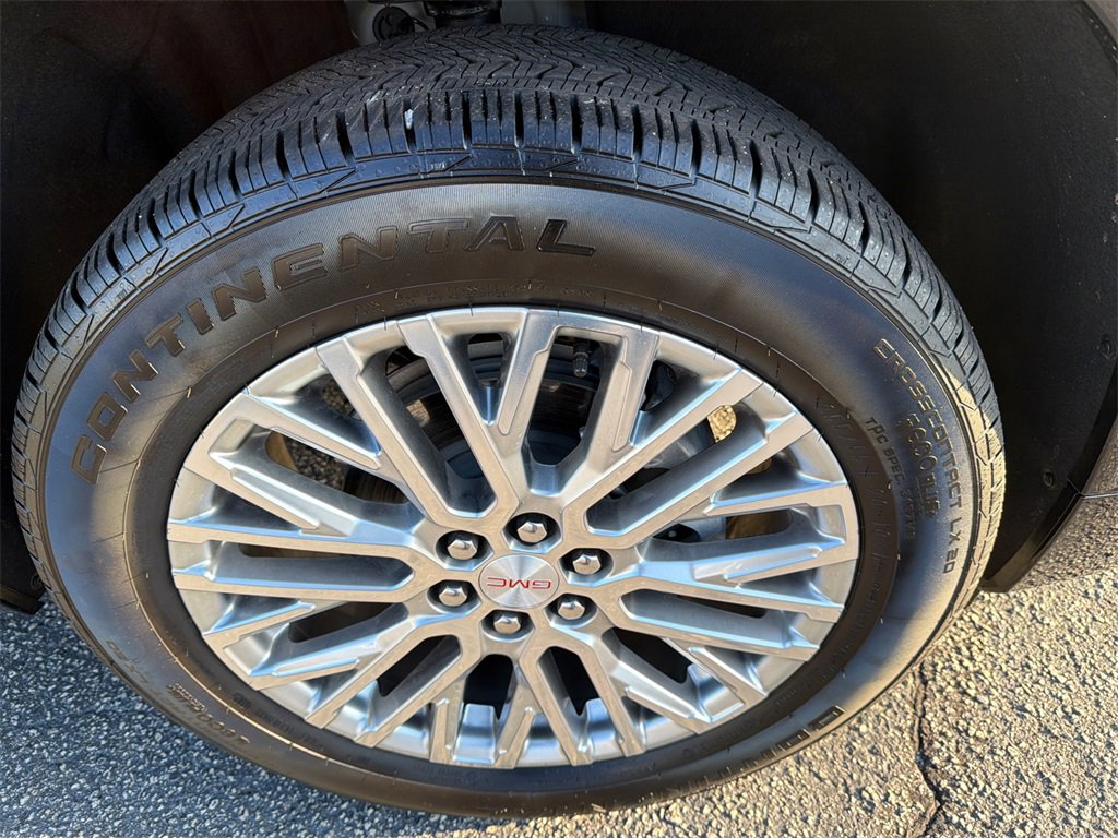 Used 2025 GMC Acadia Denali image 12