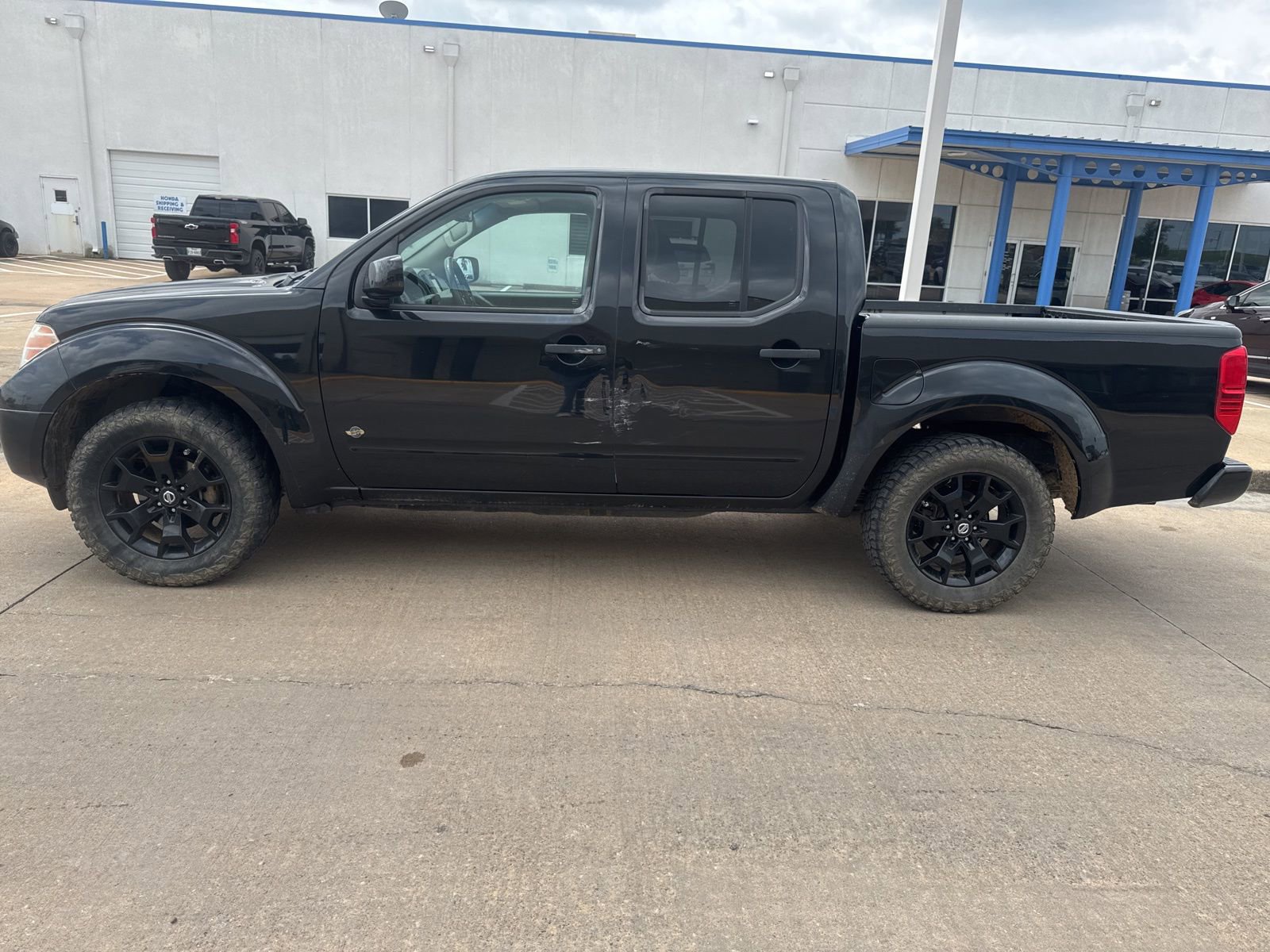 Used 2019 Nissan Frontier SV w/ Value Truck Package AWD/4WD image 2
