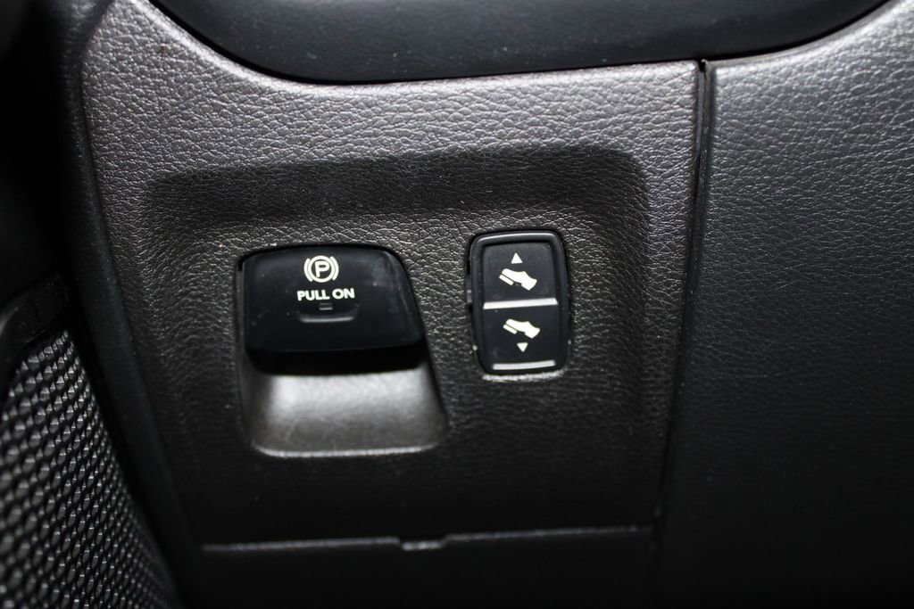 Used 2023 RAM 1500 Limited w/ Body Color Bumper Group image 47