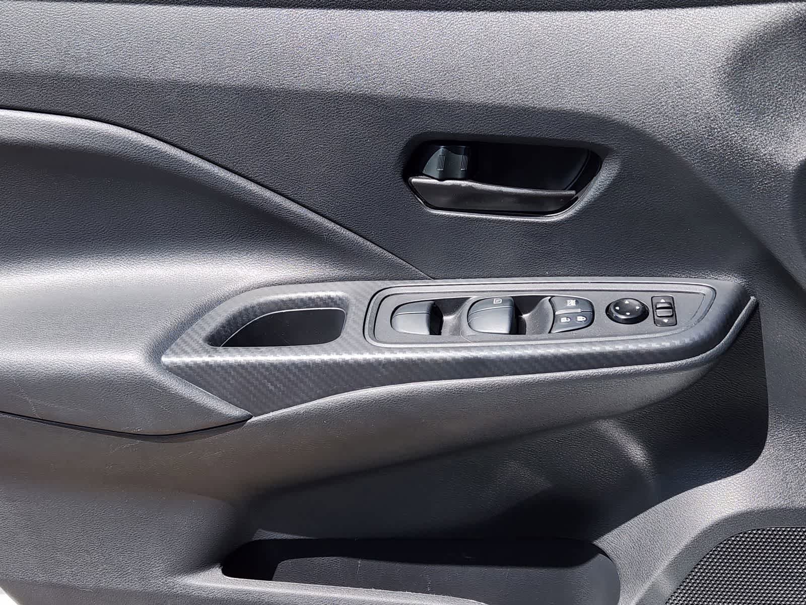 Used 2022 Nissan Versa S FWD image 21