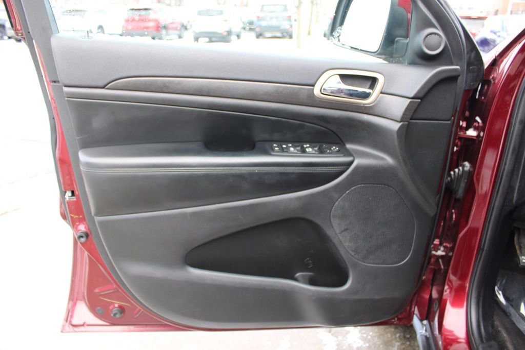 Used 2016 Jeep Grand Cherokee Laredo image 19