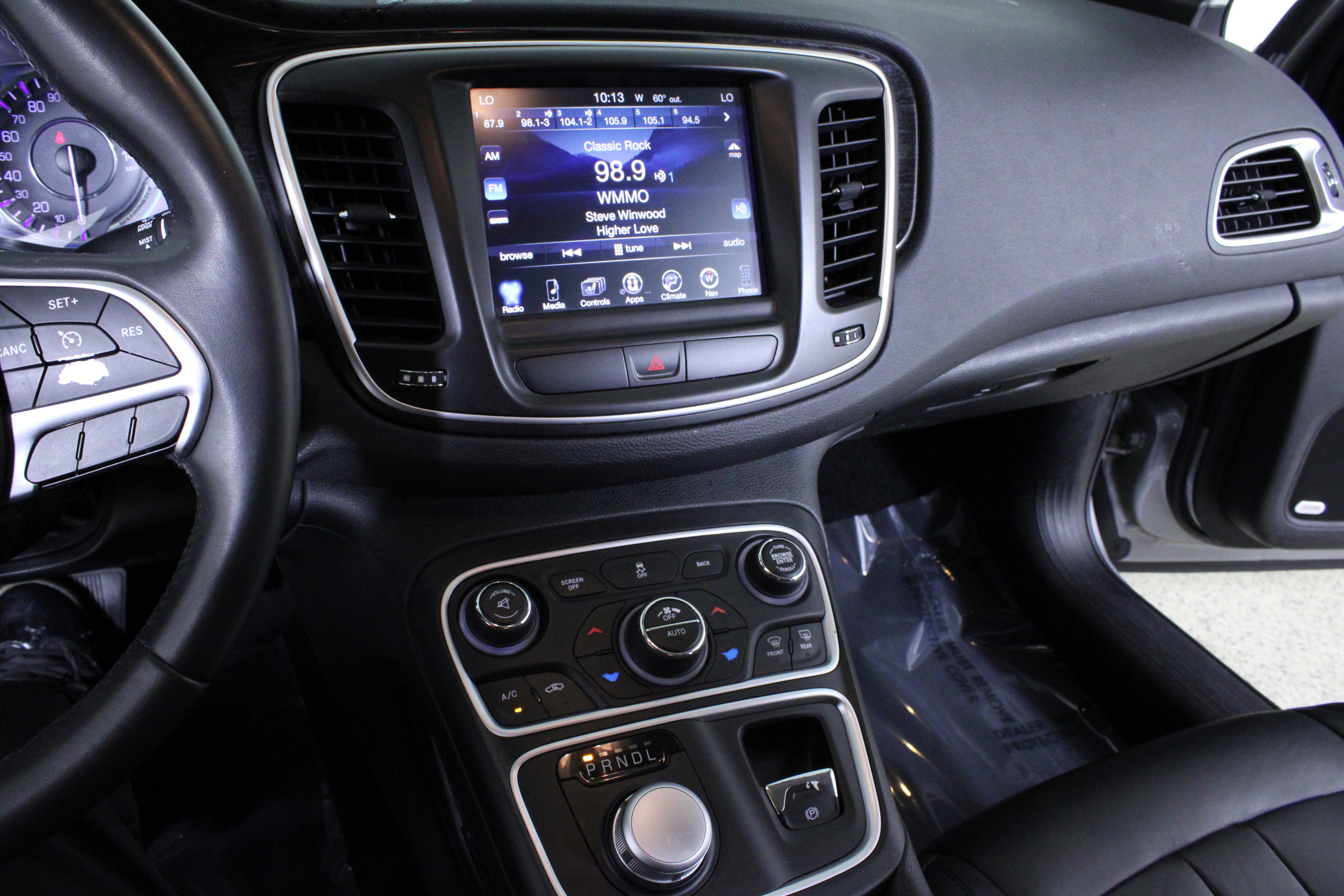 Used 2015 Chrysler 200 C w/ Navigation & Sound Group I image 20