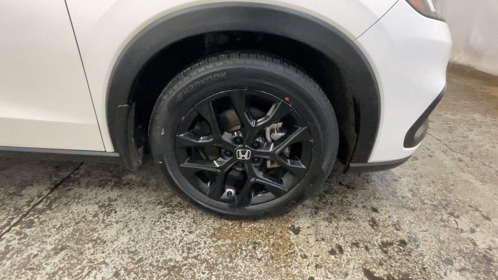 Certified 2025 Honda HR-V Sport image 19