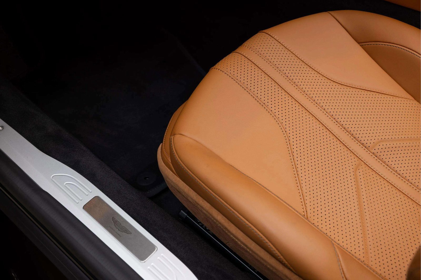 New 2026 Aston Martin V8 Vantage Roadster image 28