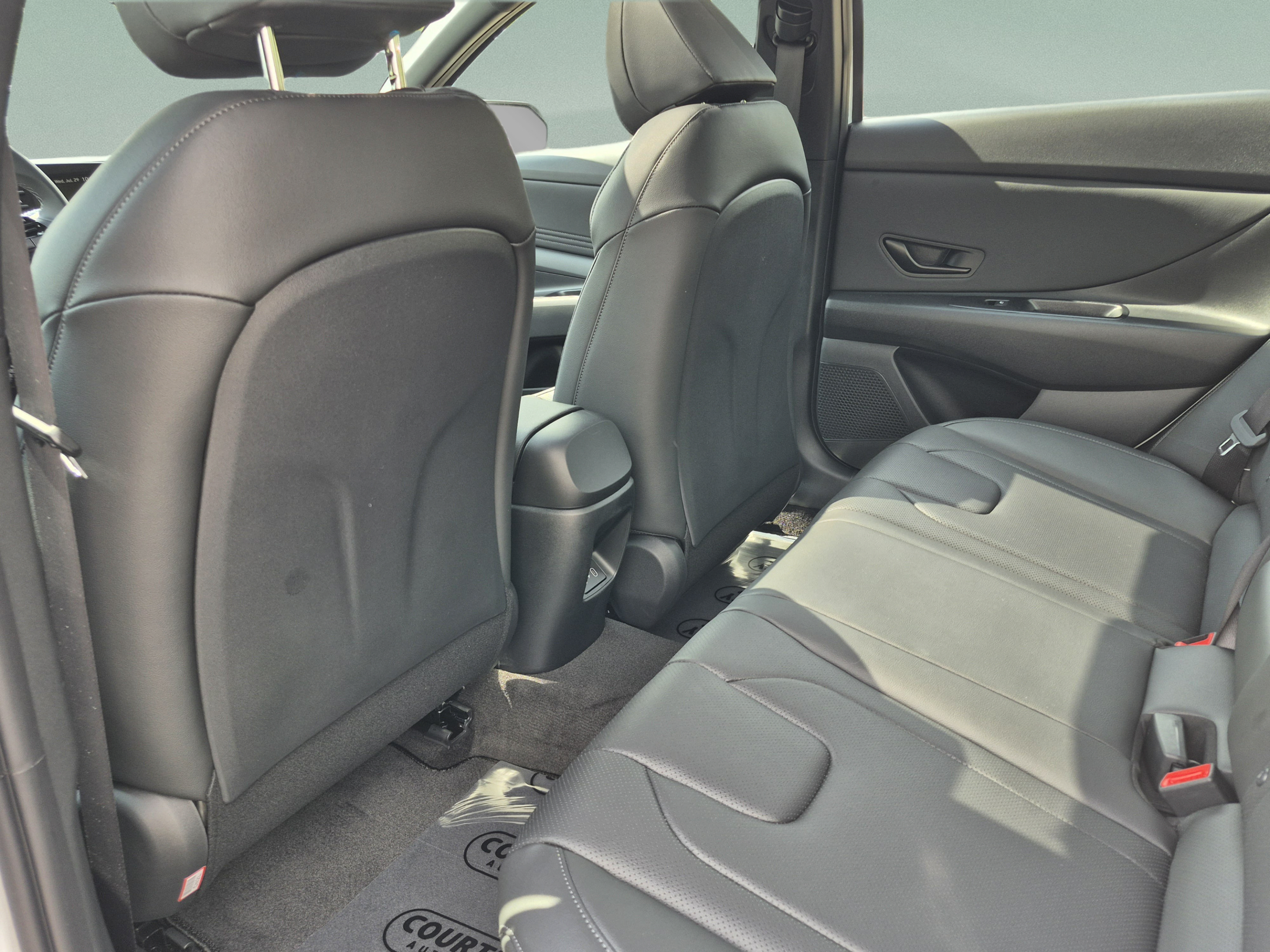 New 2026 Hyundai Elantra SEL Sport FWD image 15