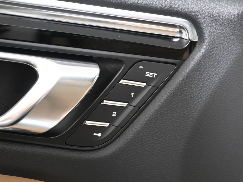 New 2026 Porsche Macan AWD/4WD image 33