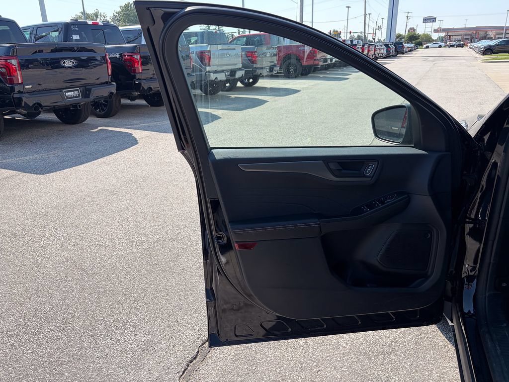 New 2026 Ford Escape Active w/ Cold Weather Package FWD image 11